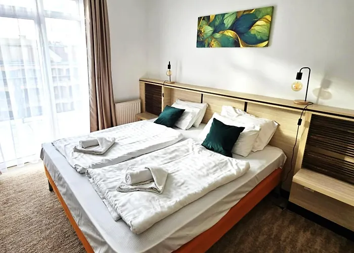 Апартаменты Azur Apartmanhaz Шиофок