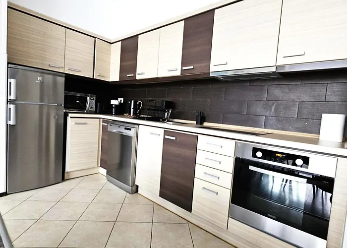 Azur Apartmanhaz * Шиофок